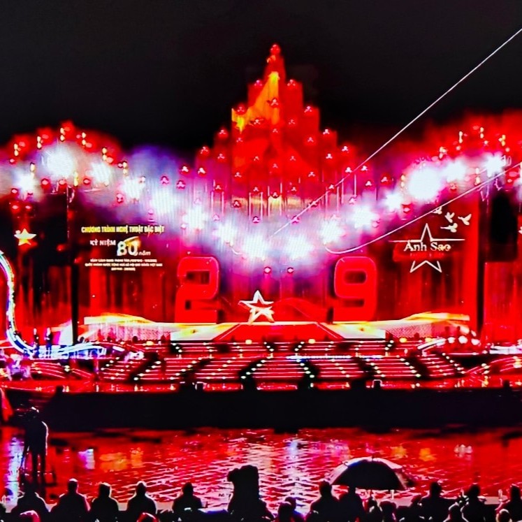 TP Hồ Chí Minh: Hào Hùng Chương Trình Nghệ Thuật Ánh Sao Độc Lập