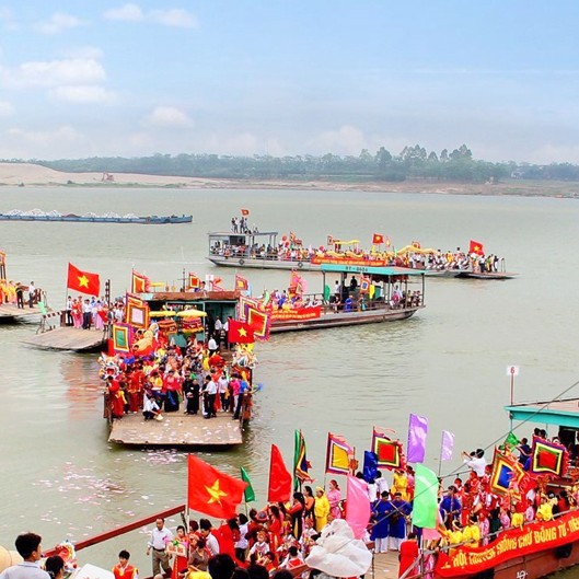 Lễ Hội Đền Chử Đồng Tử