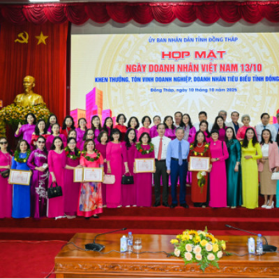 Hội Nữ Doanh Nhân Tỉnh Đồng Tháp Tham Dự Ngày Doanh Nhân Việt Nam 13/10 Vinh Danh Doanh Nghiệp – Doanh Nhân Tiêu Biểu Năm 2025