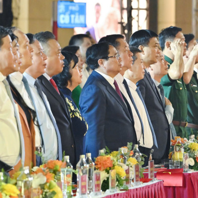 Tự Hào Và Sâu Lắng Với Chương Trình Hà Nội - Từ Mùa Thu Lịch Sử Năm 1945