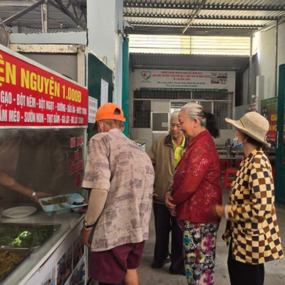 Ấm Lòng Suất Cơm Thiện Nguyện 1.000 Đồng