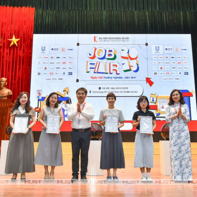 Sức Hút Của Sinh Viên Bách Khoa Hà Nội Tại Job Fair 2025