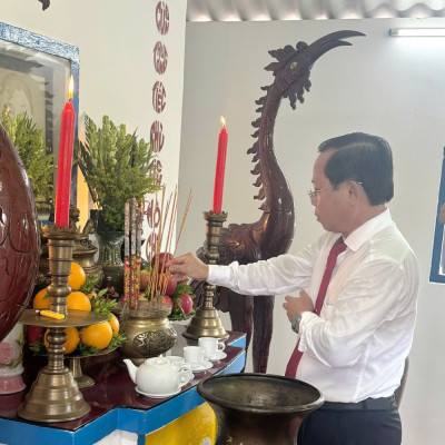 Bảo Hiểm Xã Hội Tỉnh Cà Mau: Dâng Hương Tri Ân Các Anh Hùng Liệt Sĩ