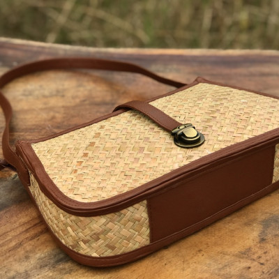 Giỏ Đeo Quai Ngang Chữ Nhật