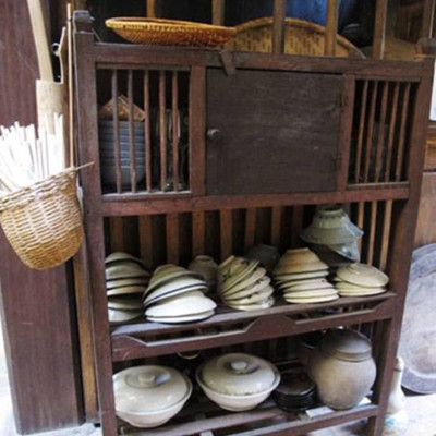 Chạn Bếp Miền Tây Xưa: Chiếc "Tủ Lạnh" Bằng Gỗ Cất Giữ Cả Một Trời Ký Ức