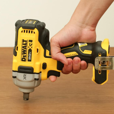 MÁY SIẾT BULONG CẦM TAY 20V DEWALT DCF891P2 - HÀNG CHÍNH HÃNG