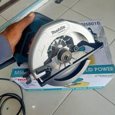 MÁY CƯA GỖ 1050W 185MM MAKITA M5801B - HÀNG CHÍNH HÃNG
