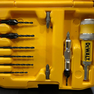 BỘ MŨI KHOAN VÀ ĐẦU HÍT NĂM CHÂM 12 MÓN DEWALT DW2735P - HÀNG CHÍNH HÃNG