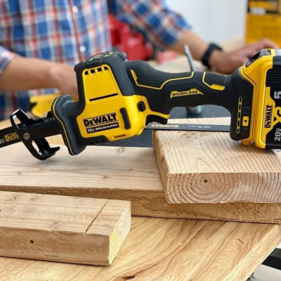MÁY CƯA PIN CẦM TAY 20V MAX DEWALT DCS369P1- HÀNG CHÍNH HÃNG