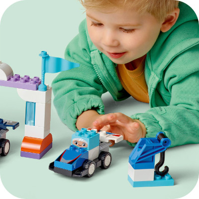 LEGO DUPLO 10445 Đồ Chơi Lắp Ráp Cuộc Đua Xe Kỳ Thú (70 chi tiết)