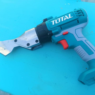 MÁY CẮT TÔN DÙNG PIN 20V (KHÔNG KÈM PIN VÀ SẠC) TOTAL TESLI2001 - HÀNG CHÍNH HÃNG