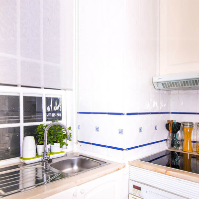 Chậu KIT Trồng Rau Tự Động Tưới Và Tự Dưỡng tại nhà Basic M (Size lớn) nhập khẩu Bồ Đào Nha dành cho người bận rộn