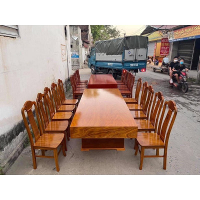 Bàn ăn nguyên khối