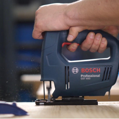 MÁY CƯA LỌNG 65MM 450W BOSCH GST 650 - HÀNG CHÍNH HÃNG