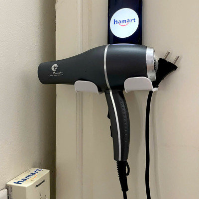 Giá Đỡ Treo Máy Sấy Tóc Dán Tường Hamart Lỗ Móc Đầu Cắm Chống Rối Dây Sấy Tóc Rảnh Tay Tiện Lợi