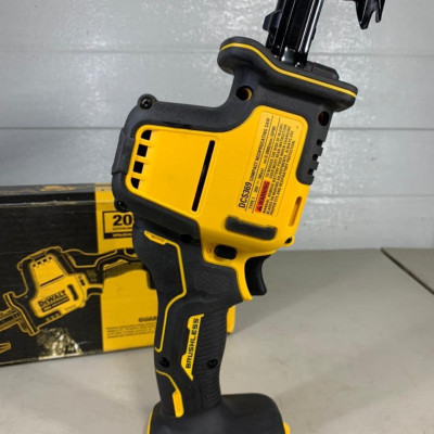 THÂN MÁY CƯA PIN CẦM TAY 20V MAX DEWALT DCS369B- HÀNG CHÍNH HÃNG
