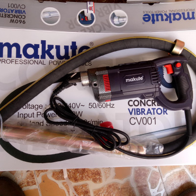 MÁY ĐẦM DÙI 960 W MAKUTE CV001- HÀNG CHÍNH HÃNG