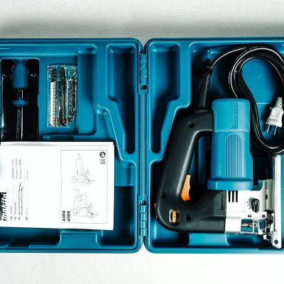 MÁY CƯA LỌNG 135MM 600W MAKITA 4304- HÀNG CHÍNH HÃNG