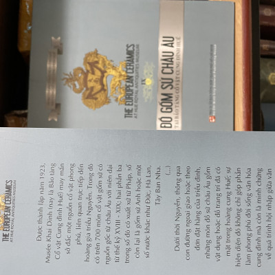 Đồ gốm sứ châu Âu ở Bảo tàng Cổ vật Cung đình Huế (Bìa cứng)