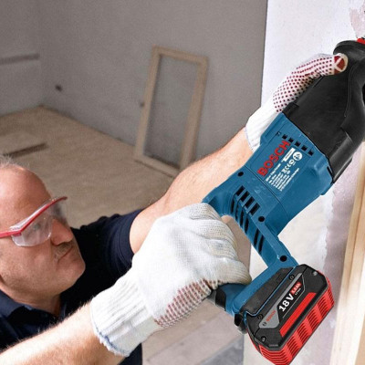 MÁY CƯA KIẾM DÙNG PIN 18V 28MM BOSCH GSA 18 V-LI (SOLO) - HÀNG CHÍNH HÃNG