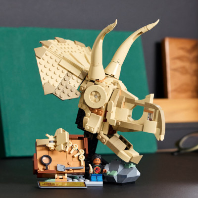 Đồ Chơi Lắp Ráp Đầu Khủng Long Ba Sừng LEGO JURASSIC 76969 (468 chi tiết)