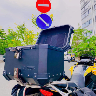 Thùng nhôm phía sau xe máy LS2