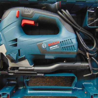 MÁY CƯA LỌNG 90MM 650W BOSCH GST 90 BE - HÀNG CHÍNH HÃNG