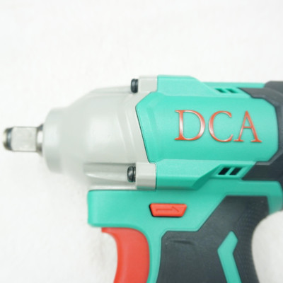 MÁY SIẾT BULONG KHÔNG CHỔI THAN DÙNG PIN 20V/5AH SẠC 4A DCA ADPB698DM - HÀNG CHÍNH HÃNG