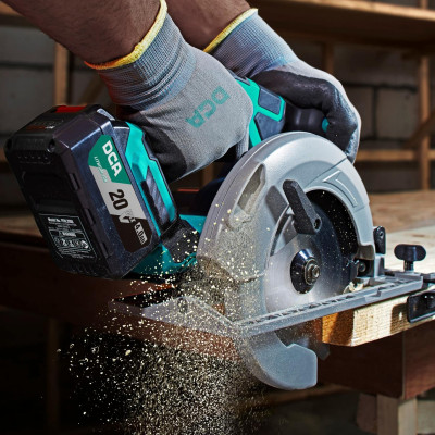 MÁY CƯA ĐĨA TRÒN KHÔNG CHỔI THAN DÙNG PIN 20V/4.0AHX2 DCA ADMY165BM - HÀNG CHÍNH HÃNG