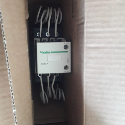 |CHÍNH HÃNG | Contactor tụ bù LC1DMKM7 25kVAR Schneider 400V-415V coil 220V