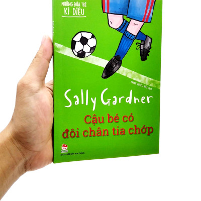 Những Đứa Trẻ Kì Diệu - Cậu Bé Có Đôi Chân Tia Chớp