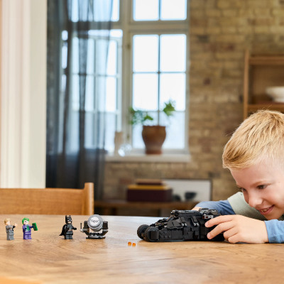 Đồ Chơi Lắp Ráp Batman Tumbler Đấu Với Two-Fac Và Joker LEGO SUPERHEROES 76303 (429 chi tiết)