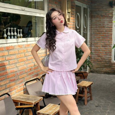 Set bộ sọc kèm chân váy thêu nơ trước viền ren kiểu dáng trẻ trung nữ tính Suni Miều Est.2013