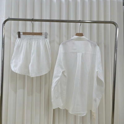 Set bộ sang chảnh áo sơ mi va quần short xẻ tôn dáng, tôn da màu trắng, new style hottrend 2025
