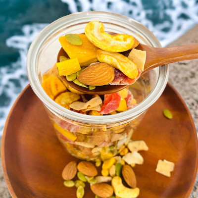 Granola Siêu Hạt Mộc Lan Healthy Foods - 5 loại hạt ngũ cốc và trái cây sấy Giảm Cân Nướng Mật Ong, Không Đường - 250g, 500g