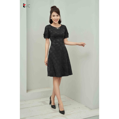 Đầm tafta lụa hoa ô, tay bồng, cài nơ đá Tri