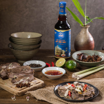 Combo 04 Chai Nước Mắm Cốt Đặc Biệt Lê Gia Làm Quà Biếu Sang Trọng (02 hộp xách 2 chai 40N)