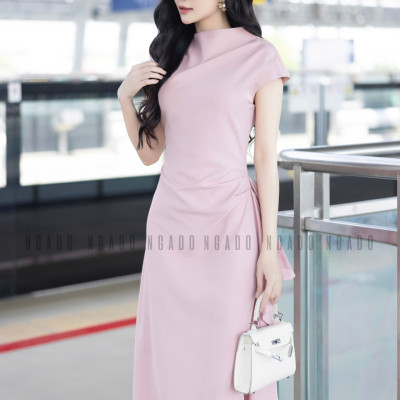 Đầm hồng cổ cao vạt xéo NGADO