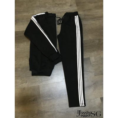 ÁO SWEATER ĐEN TRƠN TAY PHỐI 3 SỌC TRẮNG