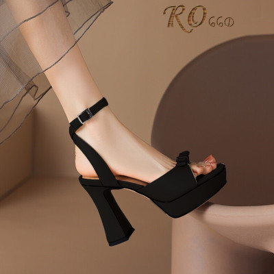 Sandal nữ quai ngang đính nơ, gót trụ ROSATA RO660 cao 8p - Be, Đen - BKSTORE