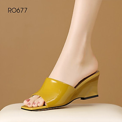 Dép nữ quai ngang, đế xuống ROSATA RO677 - 5p - Đen, Vàng - BKSTORE