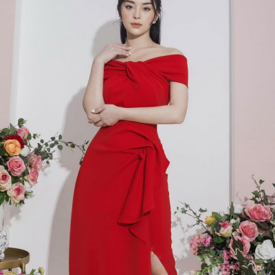 Đầm xẻ trà trễ vai