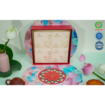 Hộp bánh trung thu 4 bánh 1 trứng 150g - Combo Super A5 - Thành Long (600g) - VIỆT NAM