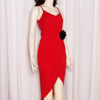 ĐẦM 2 DÂY ĐÍNH HOA HỒNG NGAY EO