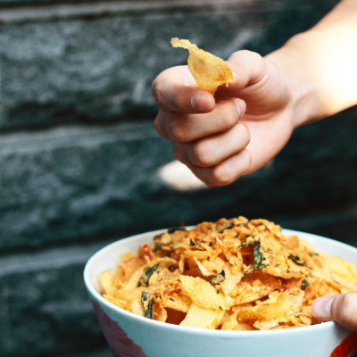 Khoai tây trứng muối Salted Egg Potato Chips 80g IRVINS