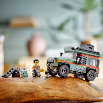 Đồ Chơi Xe Leo Núi Địa Hình 4X4 LEGO CITY 60447 (221 chi tiết)