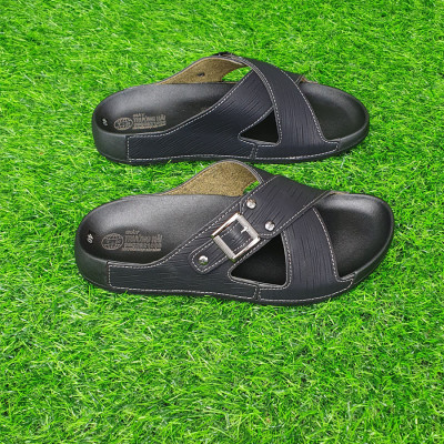 Dép nam Trường Hải da mềm siêu nhẹ 2 màu đen, vàng DN150