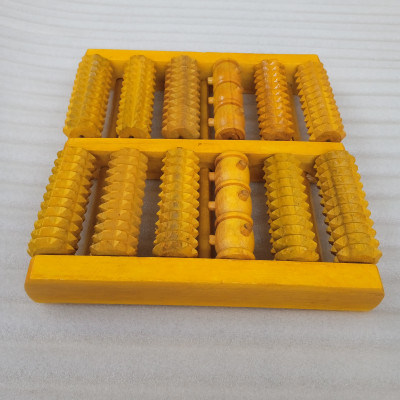 Bàn massage chân bằng gỗ N H home hai hàng lăn