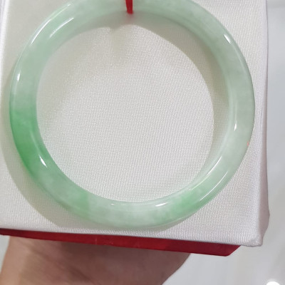 Vòng Tay Nữ đá ngọc cẩm thạch tự nhiên A Trắng Lý Sao 53mm x 7mm Trắng đậu lý nhẹ bóng 52kg - 58kg ạ