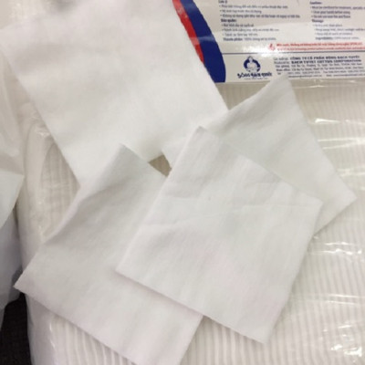 Bông Bạch Tuyết - Bông Y Tế Cắt Miếng 1kg (7 x 7 cm) tặng 2 cây nặn mụn